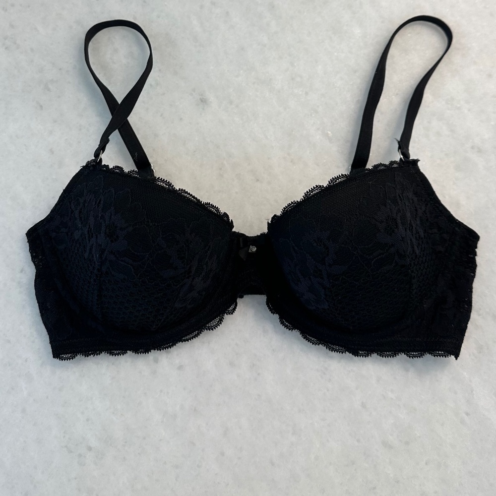 🖤 BETSEY JOHNSON Intimates Black Lace push-up bra, SIZE 32D